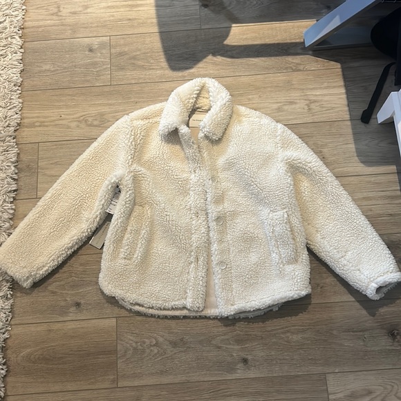 Aritzia Jackets & Blazers - Aritzia Faux Sherpa Jacket